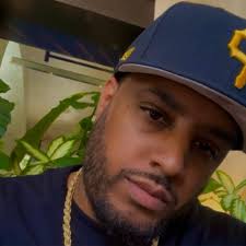 If I send you a pic of Marlon wayans. U only got 20 mins