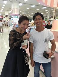 Năm 2015, ca khúc ăn gì. Thai Ä'á»™ Kho Hiá»ƒu Cá»§a Cong PhÆ°á»£ng Khi Fan Nháº¯c Ten Hoa Minzy