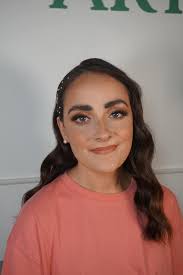 Hey girls I'm currently in esthetician school in Montgomery, AL with a  niche in bridal makeup! I graduate with my license in May! I would love to  do a trial run and