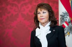 Zuvor war bierlein von 1990 bis 2003 generalanwältin bei der generalprokuratur beim obersten gerichtshof und von 2003. Brigitte Bierlein Wird Erste Kanzlerin Osterreichs