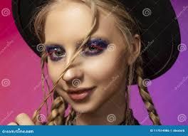 2,346 Teenage Violet Stock Photos