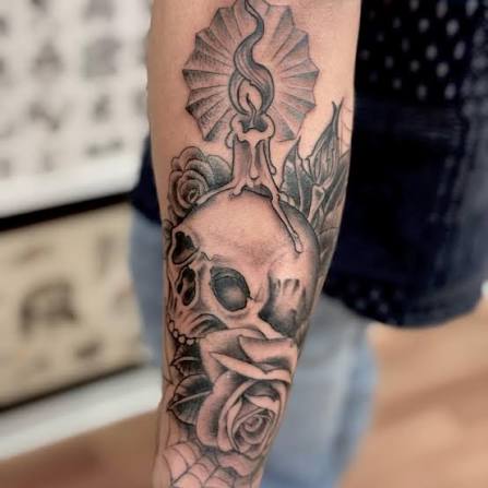 Sick Skull & Candle by @delanorock 🕯💀 #allisonetattoo #albuquerquetattoo #newmexicotattoo #blackandgreytattoo #skull #skulltattoo #candle #forearmtattoo #moderntraditionaltattoo #streetshopstyles