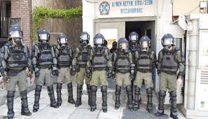 Συνελήφθη πριν από λίγο ο δράστης που πρωτοστάτησε στην επίθεση σε βάρος του αστυνομικού της ομάδας «δραση» χτες το βράδυ στη νέα σμύρνη. Omada Syllhpsewn H Eyelikth Kai Taxykinhth Dynamh Ths Yat 8essalonikhs Defence Review