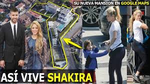 La relación de shakira y gerard piqué llenó miles de titulares cuando se hizo pública. Asi Vive Shakira Con Pique Y Sus Hijos 2018 Volvera A Cantar Su Casa En Google Maps Youtube