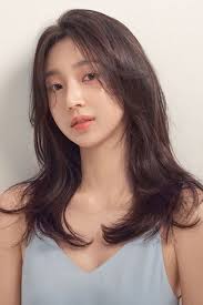 Korean Hairstyles Women In 2020 Medium Hair Styles Korean Medium Hair Asian Hair