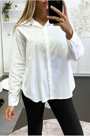 Le chemisier pour femme fait partie des pièces incontournables à avoir dans son dressing. Chemise Blanche Over Size Court Devant Et Long Derriere Mode Femme Pas Cher