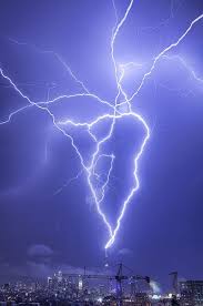 Cn Tower Lightning Strike Lightning Photography Lightning Images Pictures Of Lightning