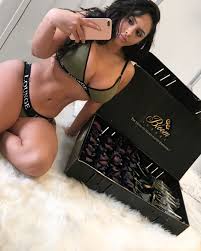 Well, fiorella zelaya is the best and super cute model on instagram and youtube and also a superhot model of twitter, who is born on 1992 / 29 may, to become the instagram star and youtube star from peru for florida and los angeles. F I O R E L L A Misssperu On Instagram In Love With My Roses From Bloomluxuryinc These Are So Perfect Congrats Instagram Think Orange