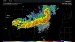 In the same way that radar colors make it easy to spot an existing storm, shapes make it easy to classify a storm into its severity type. 2019 7 19 Wisconsin Derecho High Resolution Radar Youtube
