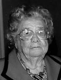 Shell Lee's Instagram, Twitter & Facebook