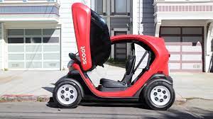 Compact body size for convenient driving and parking. Is An Electric Scoot Quad Nee Renault Twizy Car Sharing S Urban Future