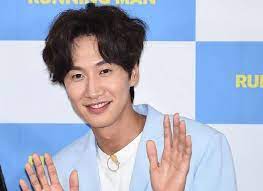 exclusive 'running man' some to real life. Lee Kwang Soo Announces Departure From Running Man
