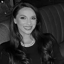 Diana Nistor 🌎 ✈︎ Travel Addicted (@in.diana.niss) • Instagram photos and  videos