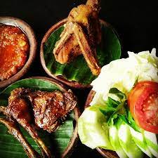 Selain menu seafood, tersedia juga menu ayam bakar dan ayam goreng. Bebek Goreng Presto Oke Ulasan Waroeng Larasati Madiun Madiun Indonesia Tripadvisor