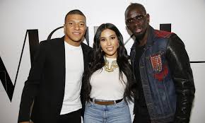 Page officielle de kylian mbappé. Kylian Mbappe Supports Mamadou Sakho S Wife At Paris Fashion Week Daily Mail Online