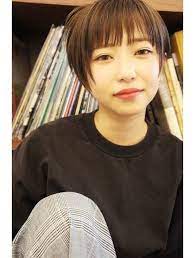 さり気ないアシメショート 表参道 青山 drop l017444778 ドロップ drop のヘアカタログ ホットペッパービューティー 女子 髪型 ショート ヘアスタイル ハンサムショート