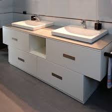 L'impiego esclusivo di materiali pregiatissimi e di grande affidabilità, conferisce ad ogni nostra creazione la rispondenza a canoni superiori di bellezza e durata nel tempo. Mobili Su Misura Novara Falegnameria Regalli