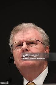 229 Sony Ceo Howard Stringer Holds Press Conference Stock Photos, High-Res  Pictures, and Images