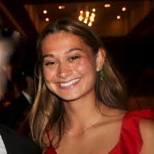 Anna Meurer's Instagram, Twitter & Facebook