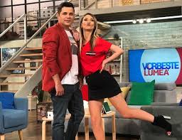 Băutul unui pahar de apă, pe stomacul gol' a scris adela popescu, pe instagram. Pro Tv Cand Se Intoarce Adela Popescu La VorbeÈ™te Lumea