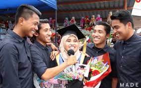 Ini adalah 5 adik beradik selebriti paling popular di dunia. Video Kompang 5 Beradik Buat Kejutan Pada Hari Konvokesyen Kakak Berita Steady