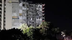 Apartment building near miami partially collapses, emergency crews at scene. Sn8g0eztmsibim