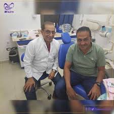 سورة العلق وهي مكية بإجماع ، وهي أول ما نزل من القرآن في قول أبي موسى وعائشة رضي الله عنهما. Ø¨Ø¹Ø¯ Ø§Ù„Ù‚Ø¨Ø¶ Ø¹Ù„Ù‰ Ø·Ø¨ÙŠØ¨ Ø§Ù„Ø£Ø³Ù†Ø§Ù† Ø§Ù„Ù…ØªØ­Ø±Ø´ ØªØ¹Ø±Ù Ø¹Ù„Ù‰ Ø§Ù„Ù‚ØµØ© Ø§Ù„ÙƒØ§Ù…Ù„Ø© ÙˆØ¶Ø­Ø§ÙŠØ§Ù‡ Ù…Ù† Ø§Ù„Ù…Ø´Ø§Ù‡ÙŠØ± Ø§Ù„Ø¨Ø­ÙŠØ±Ø© Ù…Ø¨Ø§Ø´Ø±