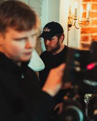 Lidt BEHIND THE SCENES fra elevproduktionen JUDASKYSSET. Produceret af  @zentropaproductions v. @zillebkiefer & @martin.h.thomsen Instrueret af  @brynjolf_hasse Manuskript af @brynjolf_hasse & @christofferthomasfilm &  Puk Mailund Strong 1st AD ...