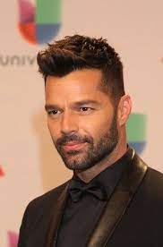 A Great Hairstyle Can Either Make Or Break A Man S Look But It Can Be Exhausting Trying To Keep Up With What S In Mens Hairstyles Short Mens Hairstyles Mens Hairstyles Medium