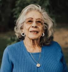 Cecile Joyce's Instagram, Twitter & Facebook