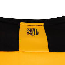 We are proud to welcome germany's sg dynamo dresden to the umbro family. Dynamo Dresden 2020 21 Craft Home Shirt 20 21 Kits Football Shirt Blog