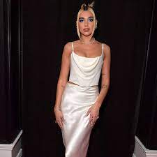 It's nuts, honestly, she told et of her nominations. Dua Lipa Looked Epic In A 90s Two Piece On The Grammys 2020 Red Carpet Glamour Uk