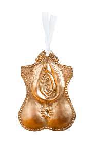Ex voto is vintage jewelry pieces with a modern presentation. Ex Votos Lauren Kalman