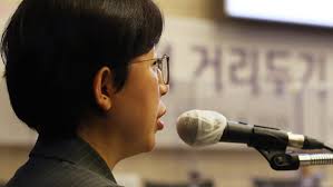 기모란 국립암센터 대학원 교수가 오세훈 서울시장이 꺼낸 자가진단키트 시범 도입을 두고 부분적으로 활용할 수 있지만 제한적으로 써야 한다고 선을 그었다. Newahieyoy8brm