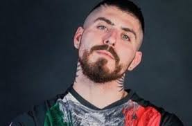 Sargento rap y su novia 2020. Sargento Rap Anuncio Que Sera Papa Junto A Su Nueva Polola
