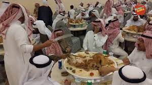 Over the years, saudi arabian weddings are celebrated in certain restrictions. Saudi King Staffs Dinner Party In Saudi Arabia Youtube