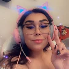 Sienna Henry (@CorruptCupcak3)