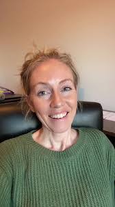 Kelly Topping's Instagram, Twitter & Facebook