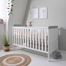 Unser testerteam hat eine riesige auswahl an produzenten verglichen und baby wir zeigen ihnen als interessierte hier unsere. Tutti Bambini Babybett Rio Mit Matratze Bewertungen Wayfair De