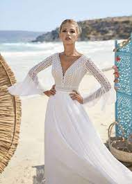Leichte stoffe und lockere schnitte geben deiner unbeschwerten art ausdruck und spiegeln deine persön­lich­keit. Brautkleid Haletta Brautstudio Anke Tworuschka