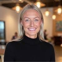 Gayle Roach's Instagram, Twitter & Facebook