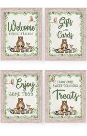 The kelly green and brown accent colors, paired with adorable forest friends, will give you the inspiration you need to host a storybook baby shower. Woodland Friends Baby Shower Decorations