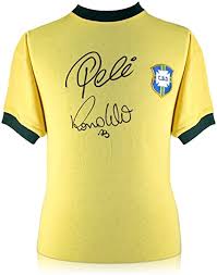 Hier kam es zur ersten weltmeisterschaftsbegegnung mit dem dreifachen weltmeister deutschland, der gegen den hohen favoriten lange zeit gut mithalten konnte. Exclusive Memorabilia Brasilien Shirt Von Pele Und Ronaldo Luis Nazario De Lima Unterzeichnet Amazon De Sport Freizeit