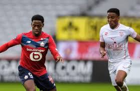 Ligue 1'de lider konumda bulunan lille, 30.hafta maçında nimes karşısında önemli bir yenilgi aldı. Cgfb3kig6rx7jm