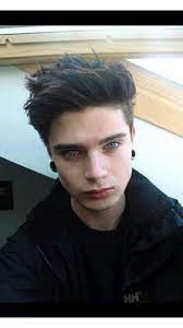 Pin By Eyedrop 40 On Aestetic Haircuts For Men Mens Hairstyles Edgy Hair