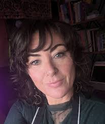 Good morning 🌄 Thought I'd share a selfie post as they always get more  attention than any business post 😞😂 Seriously though today I feel really  good 😊 I've not really worn