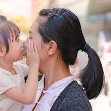 Anak dan ibu kandung kepergok sedang berhubungan badan. Psikolog Sarankan Orangtua Tak Cium Bibir Anak Ini 3 Alasannya Global Liputan6 Com