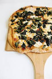 Crispy Kale Pizza A Beautiful Mess Recipe Recipes Kale Pizza Food