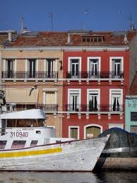 Epingle Par Le Grand Hotel Sur Sete Languedoc Roussillon France Voyage En France Sete Ville Hotel 3 Etoiles