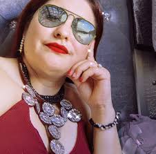 VUELVE A CAMBIAR DE LOOK Durante la entrega de los 'Premios Tu Música  Urbano' Christian Nodal sorprendió al ganar dos estatuillas, ambas por la  canción 'Botella tras Botella' con el rapero Gera